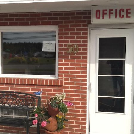 Algoma Motel 와와 외부 사진