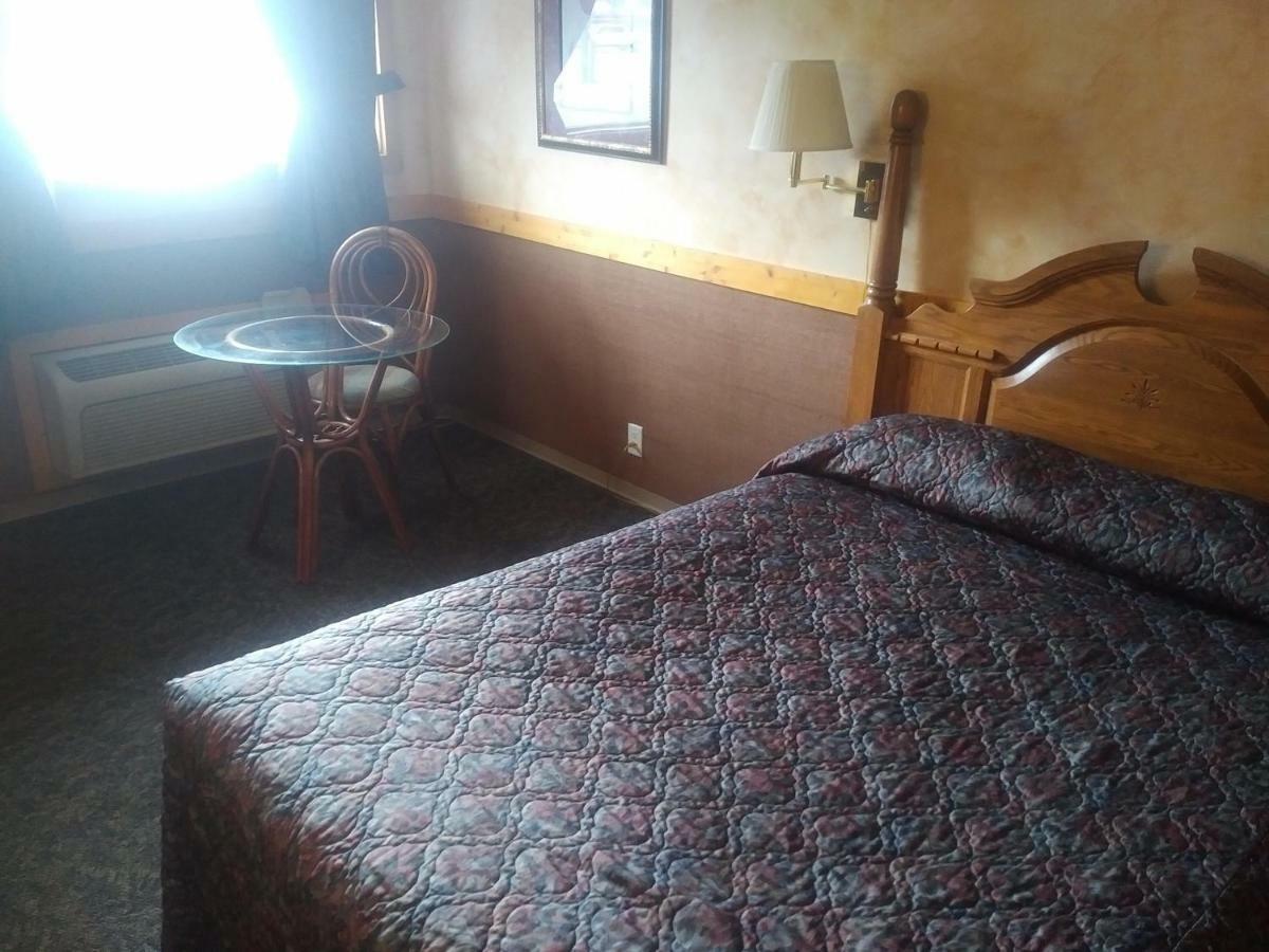 Algoma Motel 와와 외부 사진