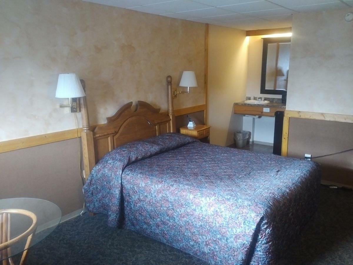 Algoma Motel 와와 외부 사진