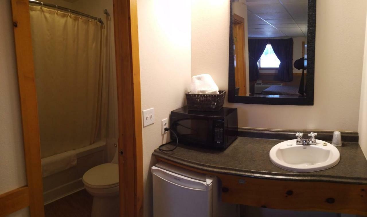 Algoma Motel 와와 외부 사진